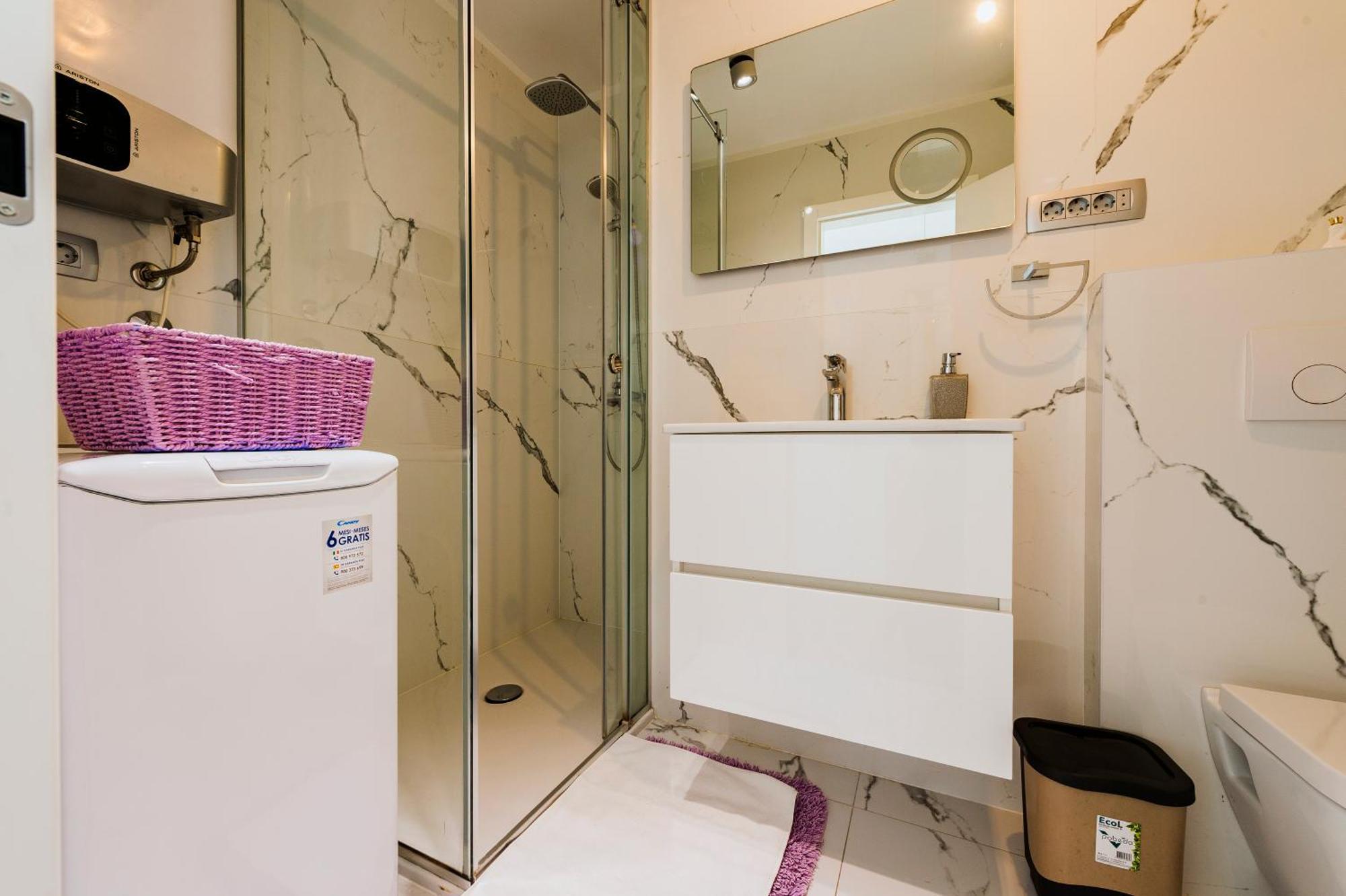Downtown Luxury Apartment Emili Split Exterior photo